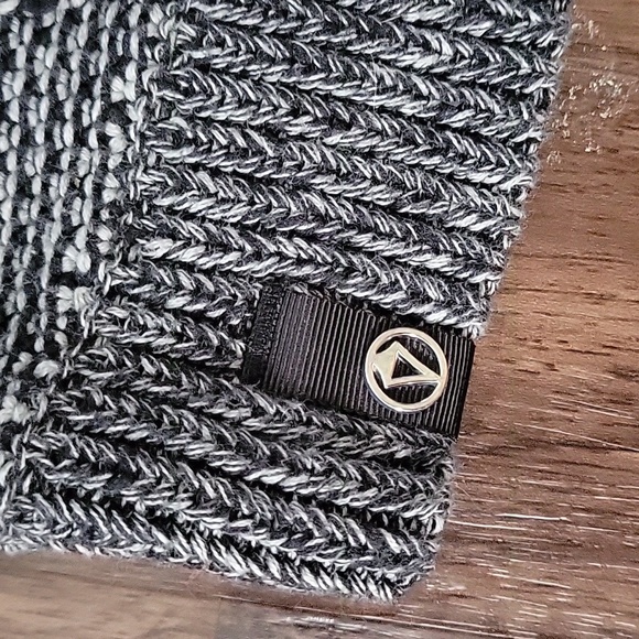 Ivivva sweater size 12 - Picture 7 of 9